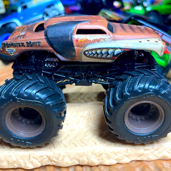 Junkyard Dog - Picture 3 of 3